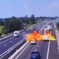Pad iz pakla u Italiji: Avion pao na put i eksplodirao pred vozačima! Svi putnici poginuli (video)