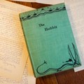 "Nepročitana" knjiga iz 1937. godine: Primerak prvog izdanja Tolkinovog "Hobita" postigao vrtoglav iznos na aukciji
