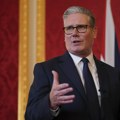 Starmer: Putin nastavlja neumoljive napade i mešanje širom Evrope