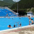 Градски базени у Прибоју спремно дочекују летњу сезону