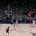 "Ma ti se šališ? Šta je uopšte ovo, Nikola???" Jokić pogodio skoro sa klupe, NBA liga se odmah oglasila! (video)