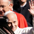 "Predaj ga odmah" Tajno veće Vatikana prekinuto, bezbednosni agenti uhvatili signal: Kardinal tokom izbora pape nosio telefon