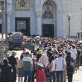 Poznata Srpkinja više od pola dana čekala da vidi Bogorodičin pojas: "Onesvestila sam se ispred Hrama"