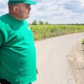 Narod hteo da me zgromi što sam ja to prijavio: Ko je ovde lud?! Ivanu iz Obrenovca mrtvu svinju bacili u njivu! Zbog kuge…