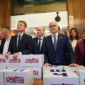 СНС прва предала изборне листе; Тадић: СДС прихвата да буде на листи "Србија против насиља"