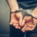 Vranjanac uhapšen u Leskovcu: Policija mu u vozilu našla rezani duvan i cigarete