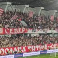 Navijači Zvezde slave i pre kraja meča u Loznici, poskidalo se pola stadiona