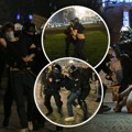 Sramna odbrana: Na pitanje o brutalnosti direktor policije Dragan Vasiljević odgovorio snimcima prebijanja demonstranata u…