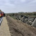 Dan žalosti u Sremskoj Mitrovici zbog saobraćajne nesreće u kojoj je poginulo troje ljudi