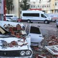 Ljudi u panici trčali na ulice, ruševine na sve strane! Žestok zemljotres se osetio do Istanbula, škole u Turskoj zatvorene…