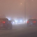 AMSS: Magla otežava vožnju, višesatna čekanja kamiona na prelazima