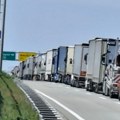 Na graničnom prelazu kolona kamiona od 25 kilometara