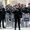 Turska policija vodenim topovima protiv pristalica opozicije