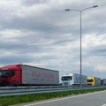 Formirana kolona teretnih vozila na graničnom prelazu Šid, obustavljen saobraćaj za kamione zbog gužve
