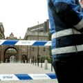 Pucnjava ispred Kraljevske palate u Stokholmu: Policija ranila muškarca sa nožem