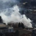 Veliki Požar u Beogradu: Gust dim kulja nad Marinkovom barom, vatrogasci na terenu (video)