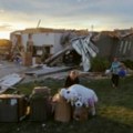 Tornada rušila zgrade na američkom Srednjem zapadu