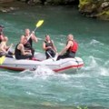 Dok Srbija čeka odgovor, Jokić luduje na reci: Nikola na raftingu sa društvom, uhvaćen na brzacima! Video