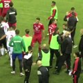 Haos na krovu: Ogromna tuča u meču između Voždovca i Vršca! (video)