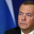 Medvedev u Pekingu: Očekuje se da će se sastati sa visokim zvaničnicima Kine