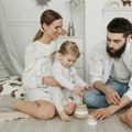 Ekrani umesto pažnje Kako roditelji nesvesno ugrožavaju razvoj dece