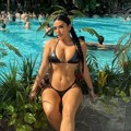 FOTO Grčka Kim Kardašijan se javno nudi Novaka da mu uradi ovu stvar: Pogledajte ponude koje mu pevačica stalno šalje na…
