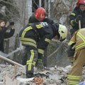 Ruski napad na Herson: Tri osobe poginule, povređeno njih 19, uključujući decu