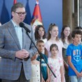 Vučić sa srpskom decom iz regiona: Zajedno da obiđemo „Beograd na vodi“