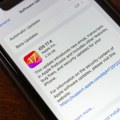 Ako nemate iOS 17.4, rizikujete: Trebalo bi da ažurirate svoj iPhone