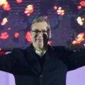 Vučić na mitingu u Sremskoj Mitrovici izjavio da je u toku pokušaj 'obojene revolucije'