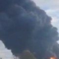 Izbio požar u fabrici Tamni oblak dima iznad luke u Hamburgu (foto)
