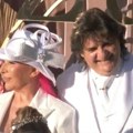 Evo kako izgledaju mladenci! Zorica sa šeširom u belom odelu iz Beča, Kemiš ima posebnu frizuru, a tek stajling da vidite…
