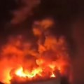 Gori kineski tržni centar u Petrovcu na Mlavi: Vatra progutala ceo objekat (foto, video)