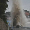 VIDEO Tajfun Bavi pravi haos u Kini: Evakuisano više od 2,5 miliona ljudi, vetar čupao stabla iz korena