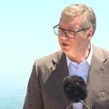 Vučić: Država „krvari“ zbog fabrike Tigar u Pirotu, predlaže 20 odsto veće plate za lekare na selima