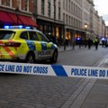 Žena makazama izbola četvoro ljudi u centru Londona, uhapšena na licu mesta