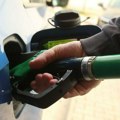 Nove cene goriva važne i za one koji putuju na more: dizel 229, benzin 200 dinara, a evo gde smo u odnosu na region (tabela)