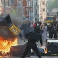 Požari i blokade u školama širom Francuske: Učenici protestuju zbog nedostatka novca za prosvetu (FOTO)