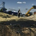 Borelj: Rusija uništava ukrajinska skladišta i dovodi milione u opasnost