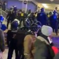 Strašne scene iz Nemačke: U tuči navijača i policije povređeno više od 100 osoba (video)