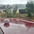 Na ovaj deo Srbije uskoro će se sručiti grad: Rhmz objavio hitno upozorenje na pljuskove sa grmljavinom