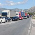 BiH ceo dan u blokadi: Prevoznici kamionima zaustavili zemlju, robe nema