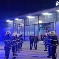Vatrogasci stali u špalir, a kada se pojavio Milan, niko nije mogao da zadrži suze - scena iz Užica rasplakala Srbiju (video)…