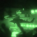 (Video) Spustili se helikopterima i sajlama, pa zapucali Objavljen dramatičan snimak upada Amerikanaca na iranski brod…