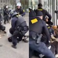 Ovako blokadere "rešava" policija u Danskoj: Tuku ih pendrecima, u sve uključen i policijski pas VIDEO
