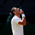 Novak pao na zemlju i prošao dalje: I sa 39 godina gazi na Vimbldonu