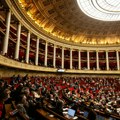 Francuska vlada preživela glasanje o nepoverenju zbog smrtonosnog toplotnog talasa