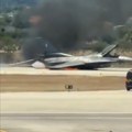 (Video) Avion se zapalio u vazduhu! Drama u omiljenom letovalištu Srba: Plamen guta letelicu, vatra se širi pistom