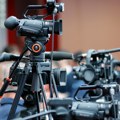 Apel medijskih profesionalaca: Hitno obustaviti finansiranje medija koji su kršili zakon i onemogućiti dalje širenje govora…
