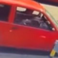 Uhapšen osumjičeni nakon krađe vozila Ovako se ponašao bahati lopov na Voždovcu, zamalo pokosio ženu (video)